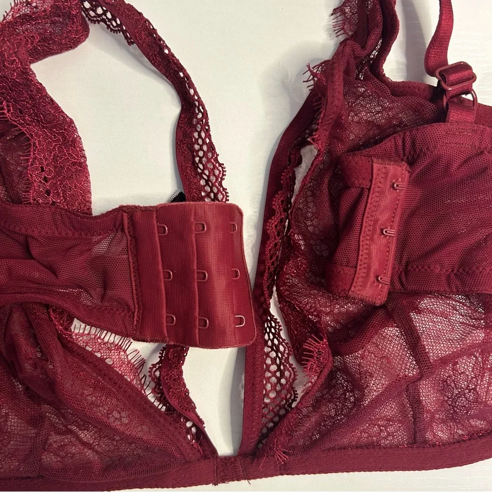Victoria Secret‎ Chantilly Lace Plunge Bra, Red 36DD